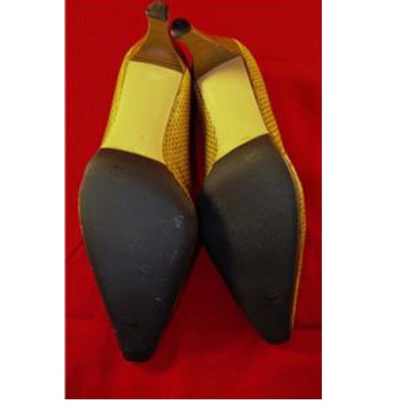 GUCCI VINTAGE Snakeskin Python Pumps Pale Yellow - Picture 4 of 4